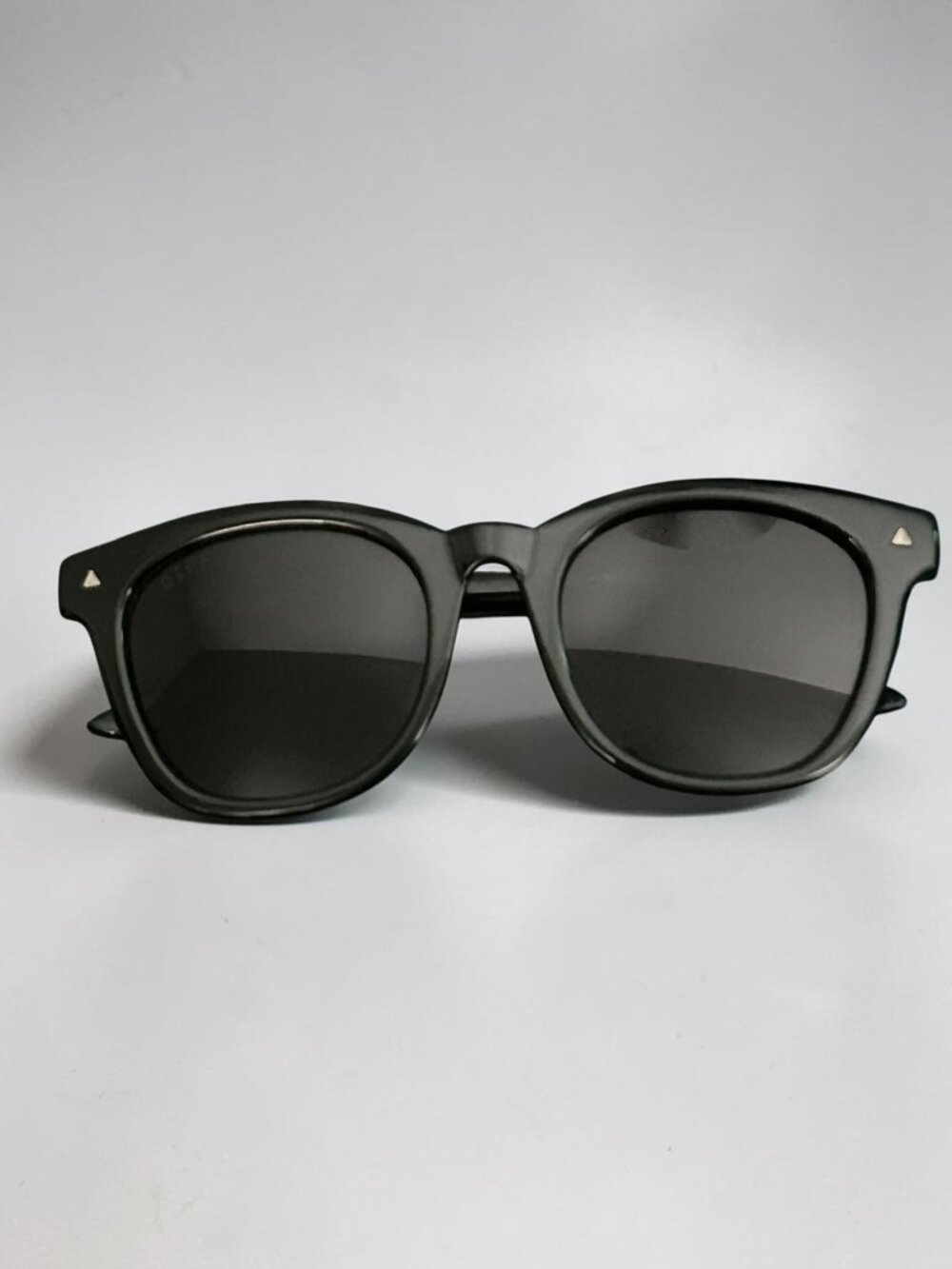 DIFF Quinn Black Sunglasses